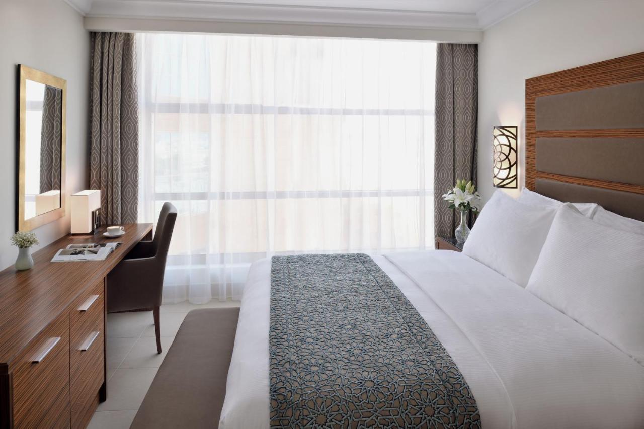 Marriott Executive Apartments Эль-Хубар Экстерьер фото A room at the hotel